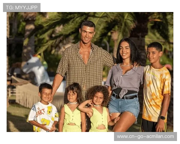 C罗参加时尚周秀场，惊艳全场时尚圈