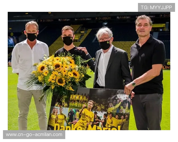 后防线崩盘,被对方打穿三次 后防线崩盘,被对方打穿三次