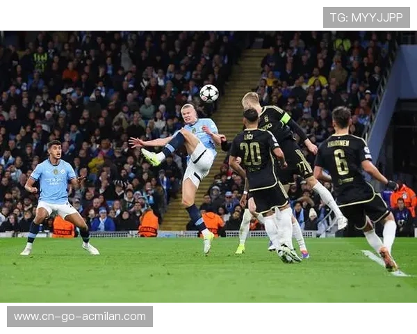 曼城哈兰德禁区内补射再次建功